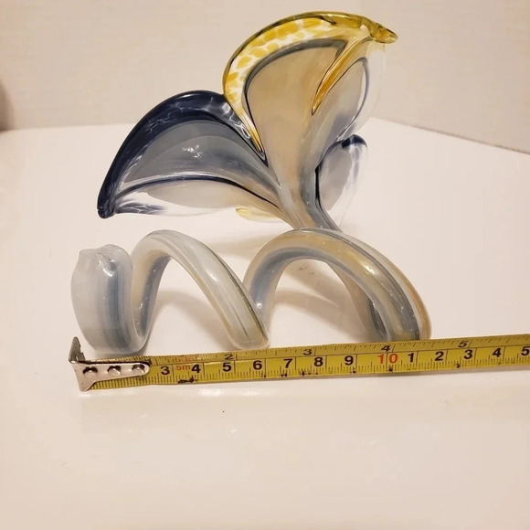 Murano Style Art Glass 3 Petal Blue/Yellow Lily with  Spiral Stem. - Picture 8 of 8